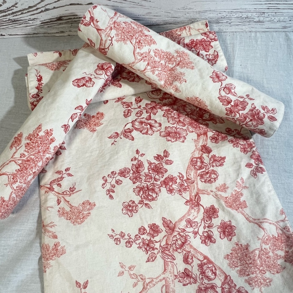 Pottery Barn Outlet placemats red off white linen cotton